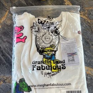Meghan LA White Short Sleeve Tee with Multicolor Grateful Dead Graphic
